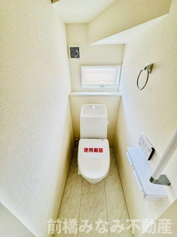 前橋市富士見町小沢　４号棟(全４棟)　リーブルガーデン　新築建売分譲のトイレ|落ち着いたトイレです