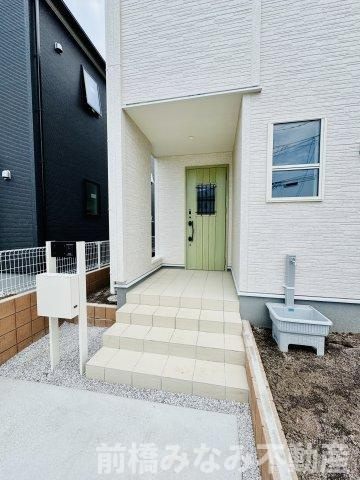 前橋市富士見町小沢　４号棟(全４棟)　リーブルガーデン　新築建売分譲の玄関|ゆったりとした玄関です