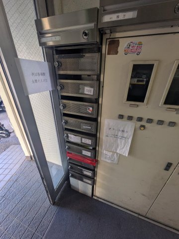 チェリーブロッサムビルのエントランス