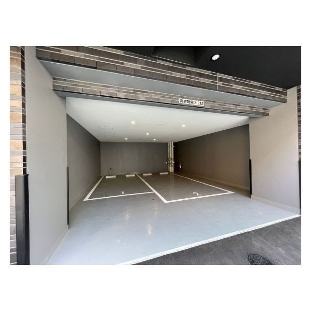 プレサンスブルーム浅草Northの駐車場