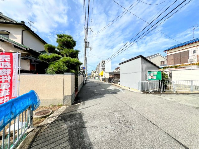 塚口町4丁目の前面道路含む現地写真