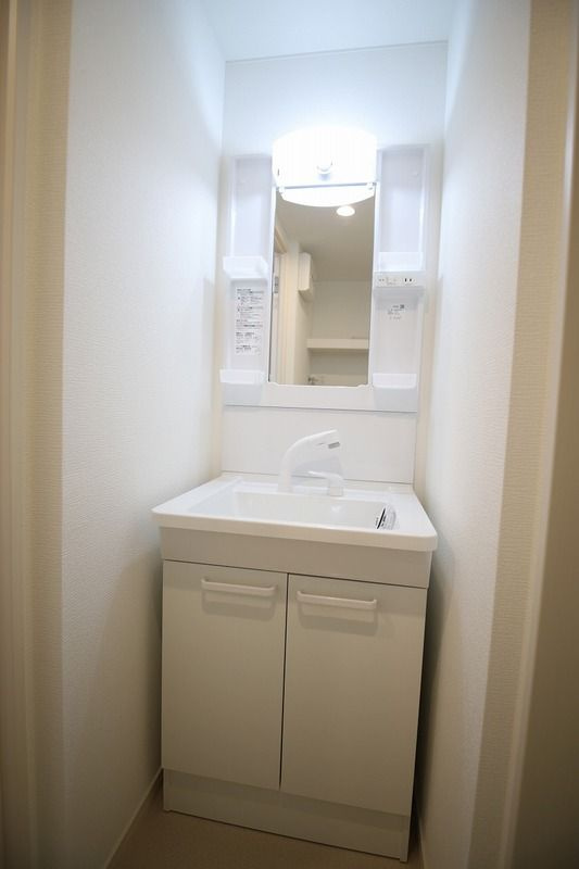 モアメゾン中央公園前の洗面所|広い洗面スペースです★