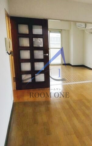 上野ロイヤルハイツの居間・リビング|洋室のお部屋です。