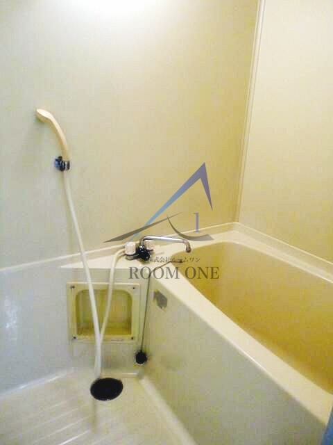 上野ロイヤルハイツの浴室|お風呂です。