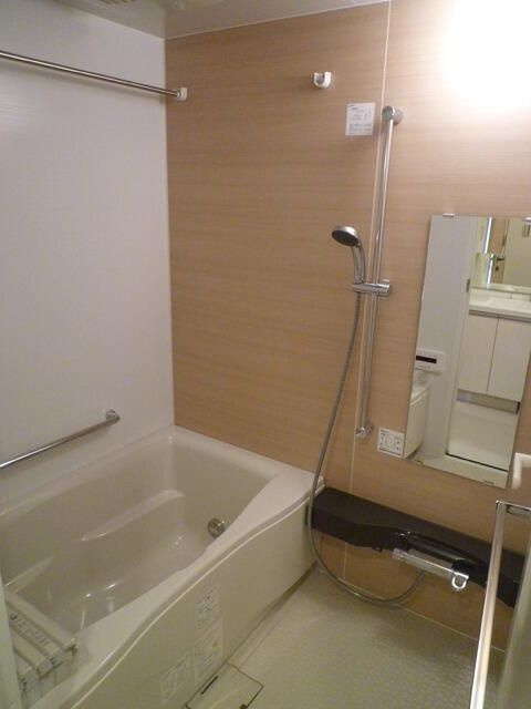 メゾンカルム本郷の浴室