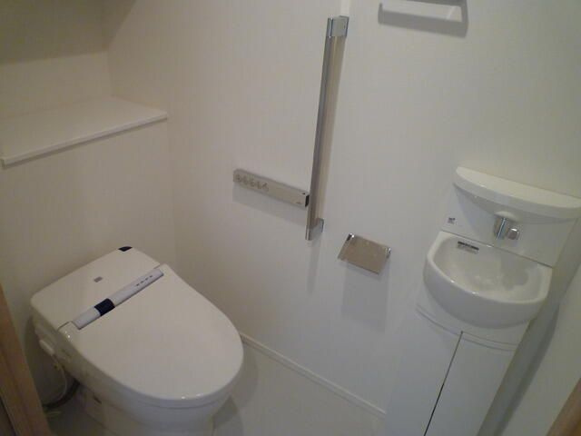 メゾンカルム本郷のトイレ