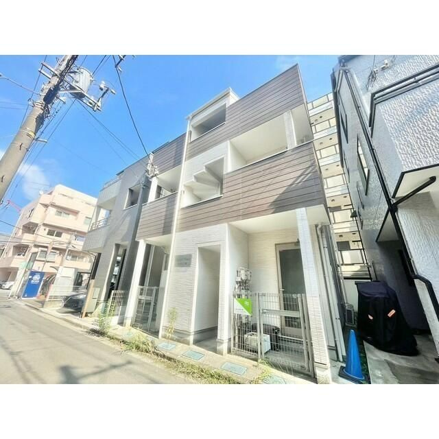 チャーリーズハウス根岸公園の外観