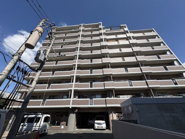 【外観】 | アムール板付7 | 竹下駅まで徒歩13分。ららぽーと福岡まで徒歩圏内の好立地です。徒歩3分のバス停からバスも出ています