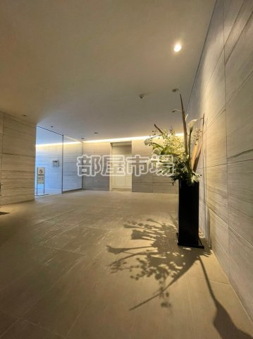 クレイシア両国カルミナのロビー