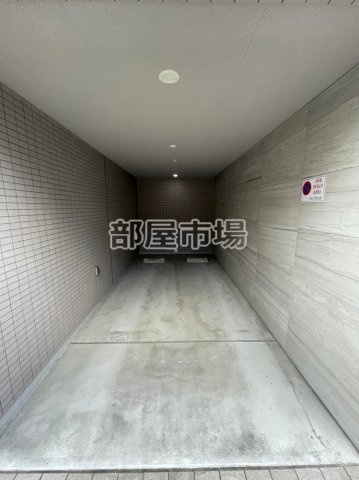 クレイシア両国カルミナの駐車場