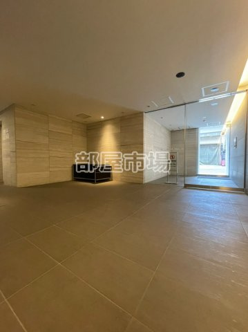 クレイシア両国カルミナのロビー