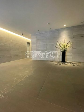 クレイシア両国カルミナのロビー