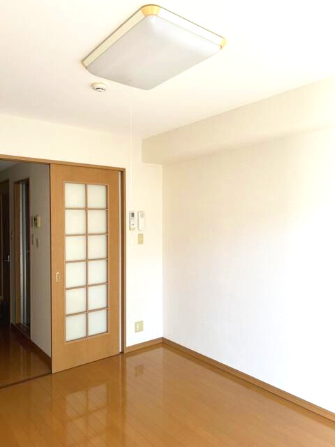 第五浅岡ビルの寝室