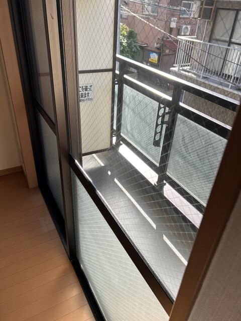 第五浅岡ビルのバルコニー