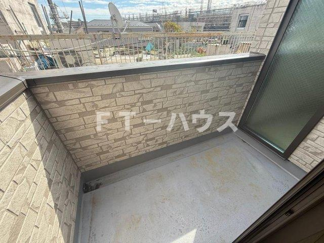 メゾン・ドゥ・アッシュ津田沼　えでぃ１００のバルコニー