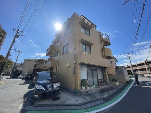 エスキューブの外観