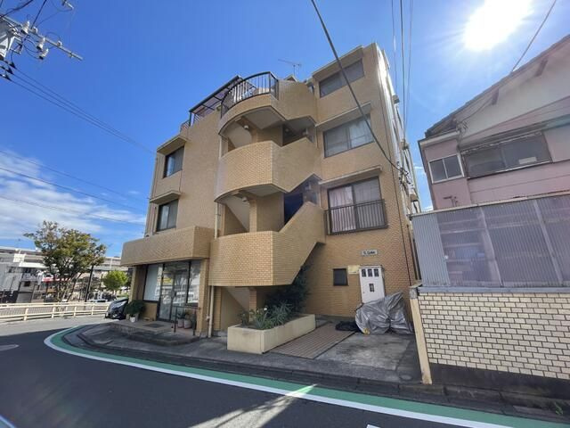 エスキューブの外観