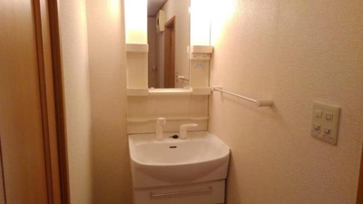 【玄関】 | エヴァーグリーンⅠ