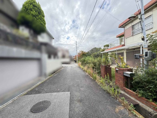 北区松が枝町三丁目　古家付き土地の前面道路含む現地写真|南西側道路
