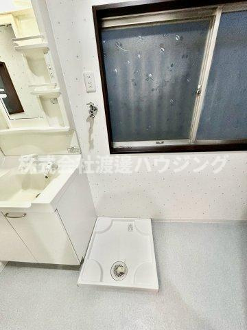 東大阪市吉田８丁目のテラスの設備|室内洗濯パン