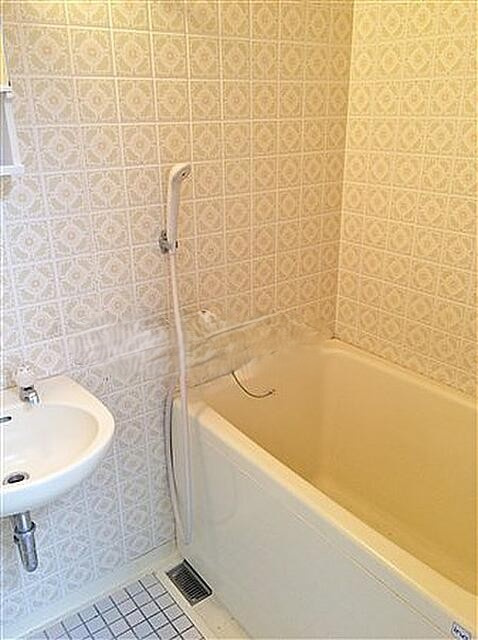 マコト第二ビルの浴室