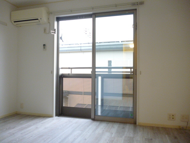 ＣＯＳＹの居間・リビング|★明るい南向きのお部屋です★