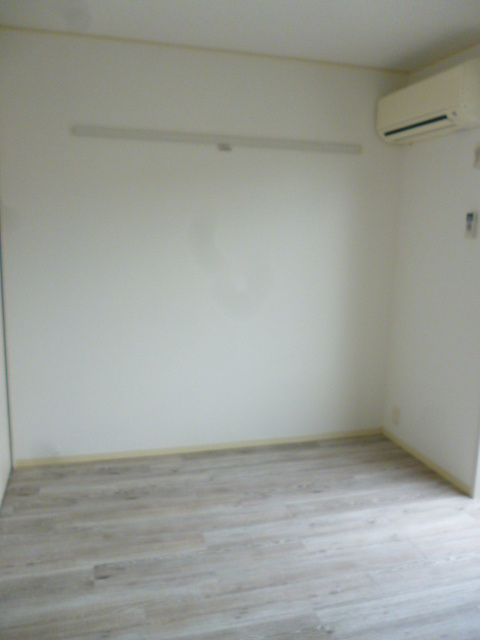 ＣＯＳＹの内装|★キレイな床色のお部屋です★