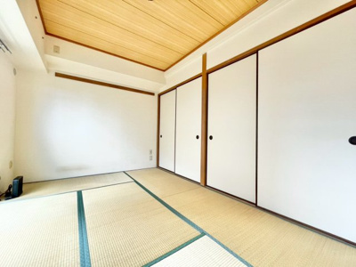 【寝室】 | エフアール板宿 
