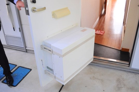 レオパレスエム　Ⅱの玄関|※１Ｆ玄関宅配ボックス