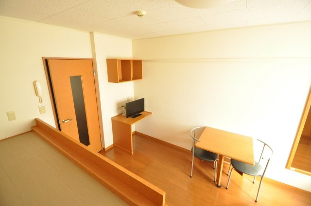 レオパレスエム　Ⅱの居間・リビング