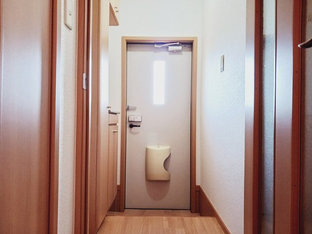 エレガンス・ヤツオＡの玄関