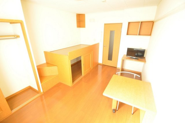 レオパレスマイパレオ　Ⅱの居間・リビング