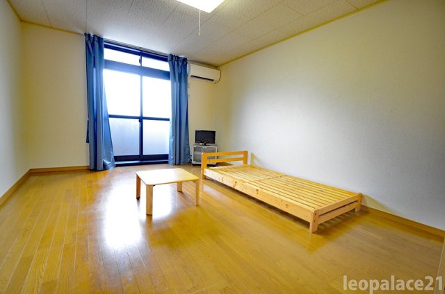 レオパレスＮＯＶＡ・Ⅲの居間・リビング