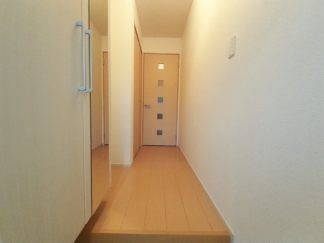 ハッピーフィールドつばき館の玄関