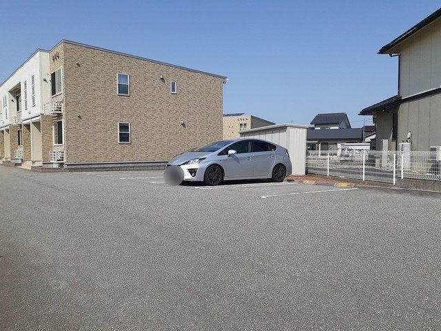 ハッピーフィールドつばき館の駐車場