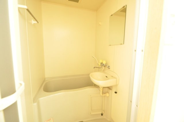 レオパレス藤の木台の浴室