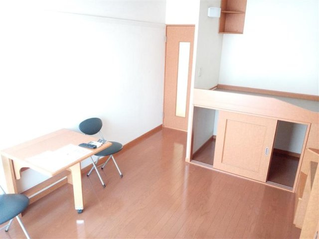 レオパレスアルペン富山の居間・リビング|1階居室