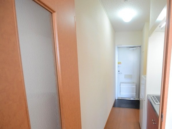 レオパレスＥａｓｔ野村の玄関