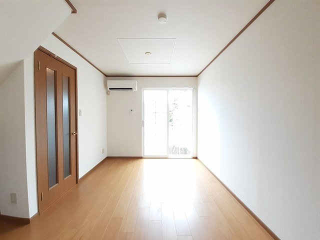 ボンレーブⅢの居間・リビング