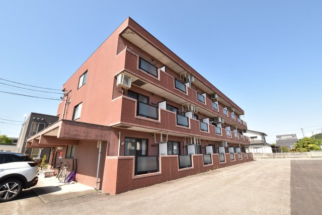 メゾン八尾の外観