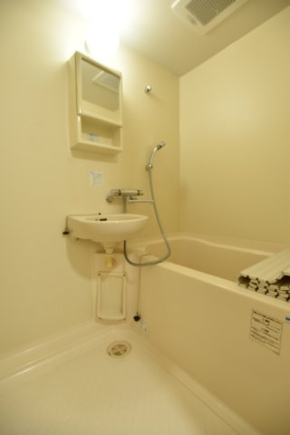 メゾン八尾の浴室