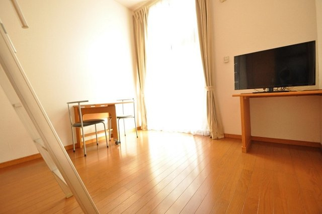 レオパレスラフィーネⅡの居間・リビング