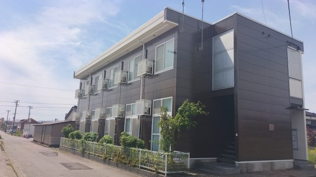 レオパレスラフィーネⅡの外観