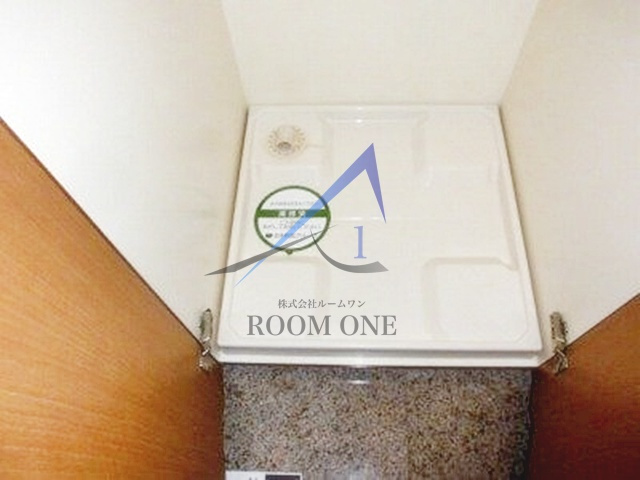 ルーブル西早稲田の設備|洗濯機置き場です。