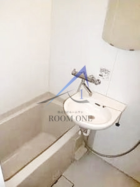 ルーブル西早稲田の浴室|お風呂です。