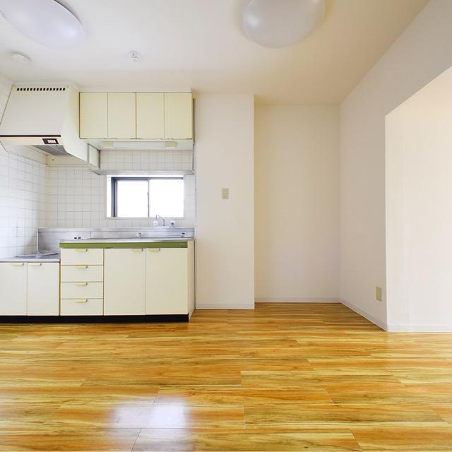 アミティー烏山の居間・リビング