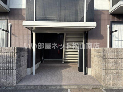 【エントランス】 | ピュアタウン Ａ棟