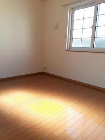 ピュアネス今泉Ⅰの寝室|クローゼット付の寝室です☆