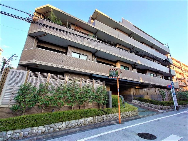 日神パレステージ信濃町の外観