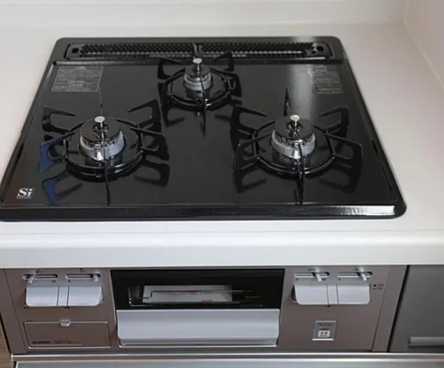 【新築】鶴ヶ島市中新田６期 １号棟のキッチン|３口コンロです